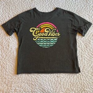 Good vibes cropped shirt